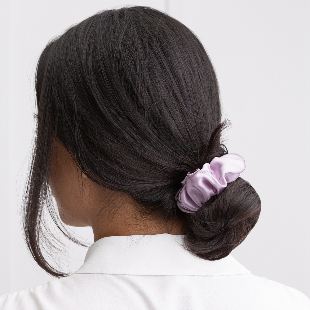 Silkki scrunchie „Perfume“. Hiuslenkit